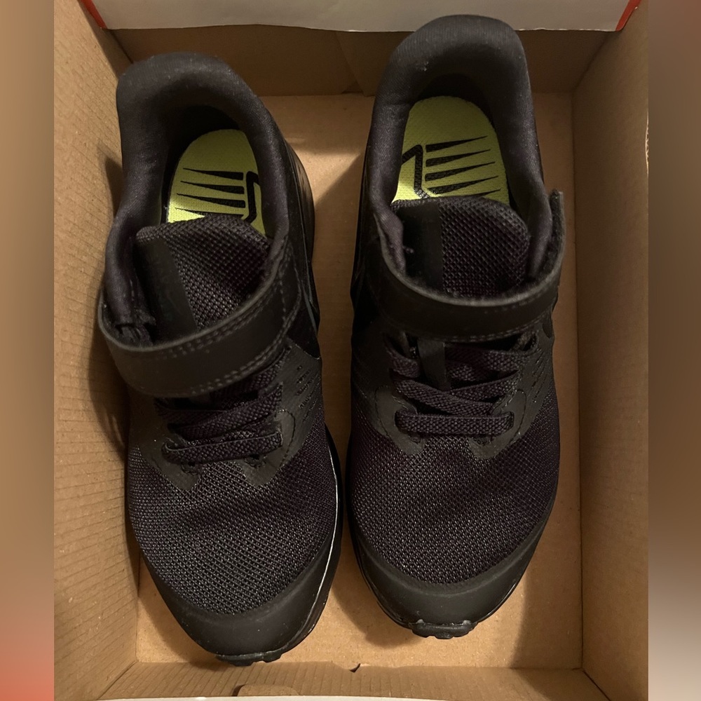 Nike Star Runner 2 (Little Kids) Sneakers